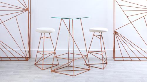 REZES BANDA | Bar Table and Bar Stools | Event Furniture REZES BANDA Collection – Copper Wireframe Bar Table and Bar Stools