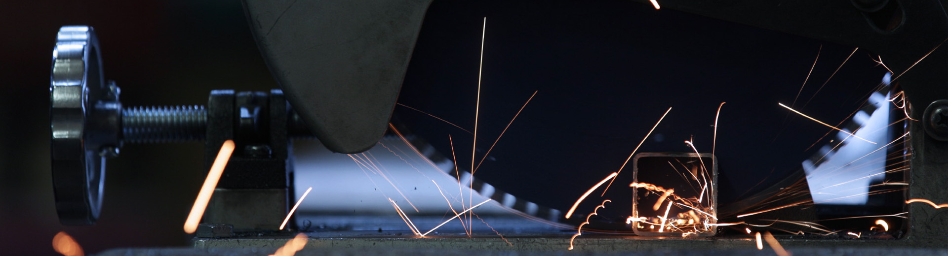 Our locksmith specialists ensure the precise execution of metal support structures and custom metal elements.